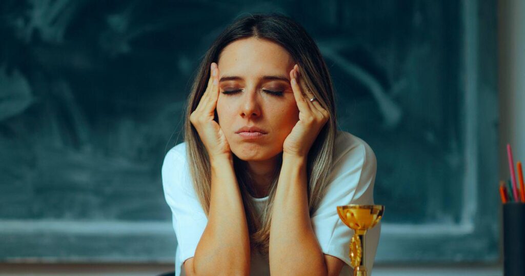 8歳の生徒が「彼女と同僚の3Pディープフェイク動画を作成」したため教師が辞職