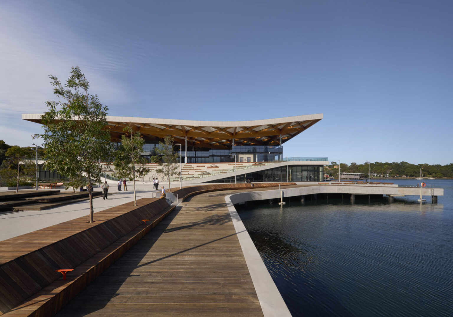 〈シドニー・フィッシュマーケット（Sydney Fish Market）〉3XN、GXN、BVN、ASPECT Studios