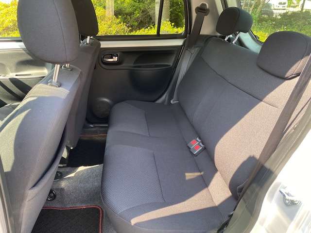 口コミを是非ご覧くださいませ。当社は月に20台~25台平均で販売させていただいておりますが強制ではなく、口コミはお客様が入れてくれるものですから月に口コミ件数は1件あるか無いかです。しかし本物です(^^)