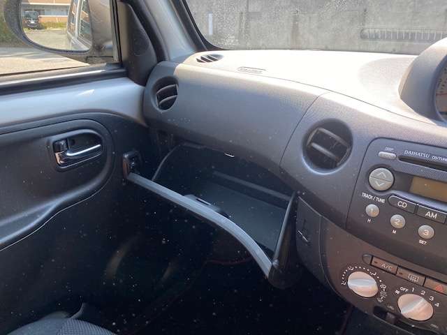 オートクリスタルは、どんなに安い車も全車保証付き!!なぜなら自信があるからです。スタッフが???と思った車両は展示車にいたしません。保証後もケースByケースで歩み寄りませんか? 一生のお付き合いを合言葉に!!