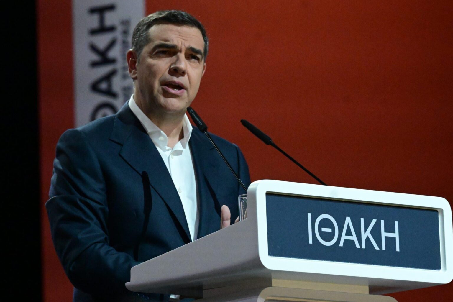 チプラス首相、ベネズエラについて：「ギリシャやキプロスを犠牲にして、ギリシャ首相が昨日使った受け入れがたい言葉を、いつか他国が繰り返すとしたら、それが我が国にとって何を意味するのか自問してみよう。」