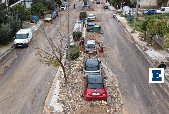 アテネに住んでいる人たちは住民ですか、それとも人質ですか？アッティカの住民の半数は、夏に火傷しないように、残りの半数は冬に溺れないように心配している