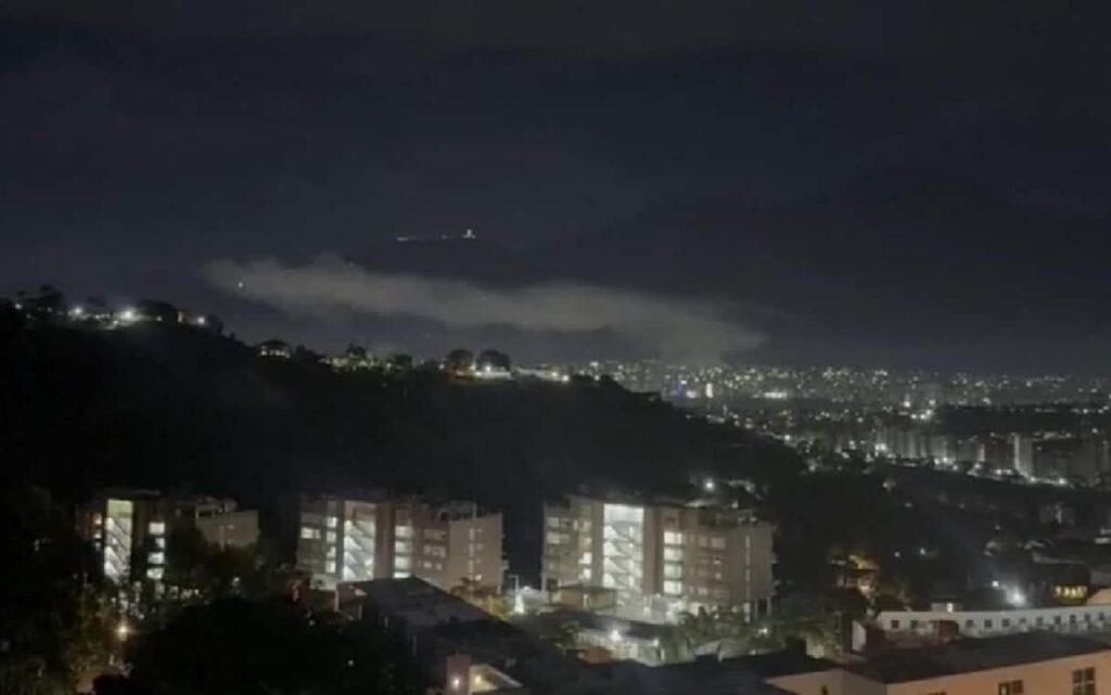 ベネズエラ、カラカスで大きな爆発音が聞こえる