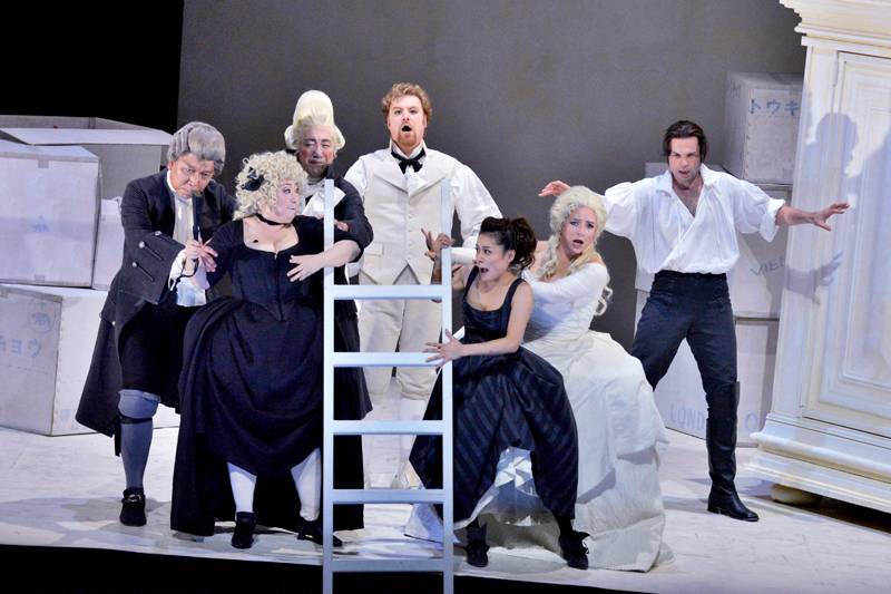 《フィガロの結婚》 撮影：三枝近志