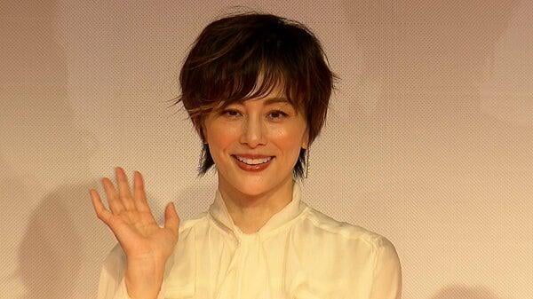 【独自】米倉涼子メンバー麻薬取締法違反容疑で書類送検 麻薬取締部