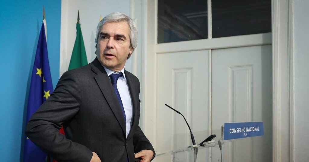 ヌーノ・メロはベンチュラを社会主義に関するトランプとチェガの立場と比較する