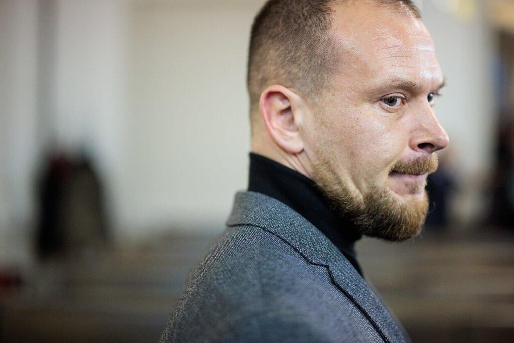 国境警備隊に射殺された密航業者の未亡人が12万の賠償金を要求。ユーロ