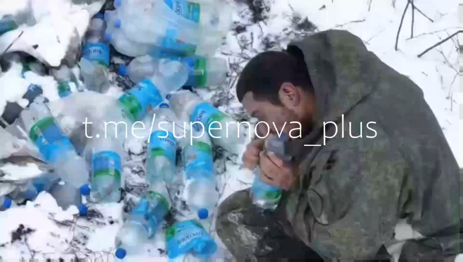 ウクライナの無人機はクピャンスク方向で絶望的なロシア兵士を観察した。 2026 年 1 月 17 日公開