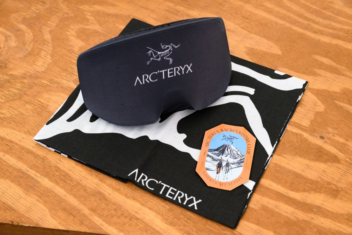 ツアー参加者にはゴーグルカバー、手拭い、オリジナルステッカーのギフトも。