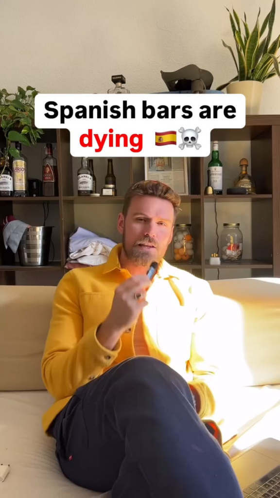 ギリは、毎月違うバーに行って飲み物を買うことで「バリオスを節約」しています。