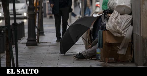 この冬は寒さで900人近くが死亡