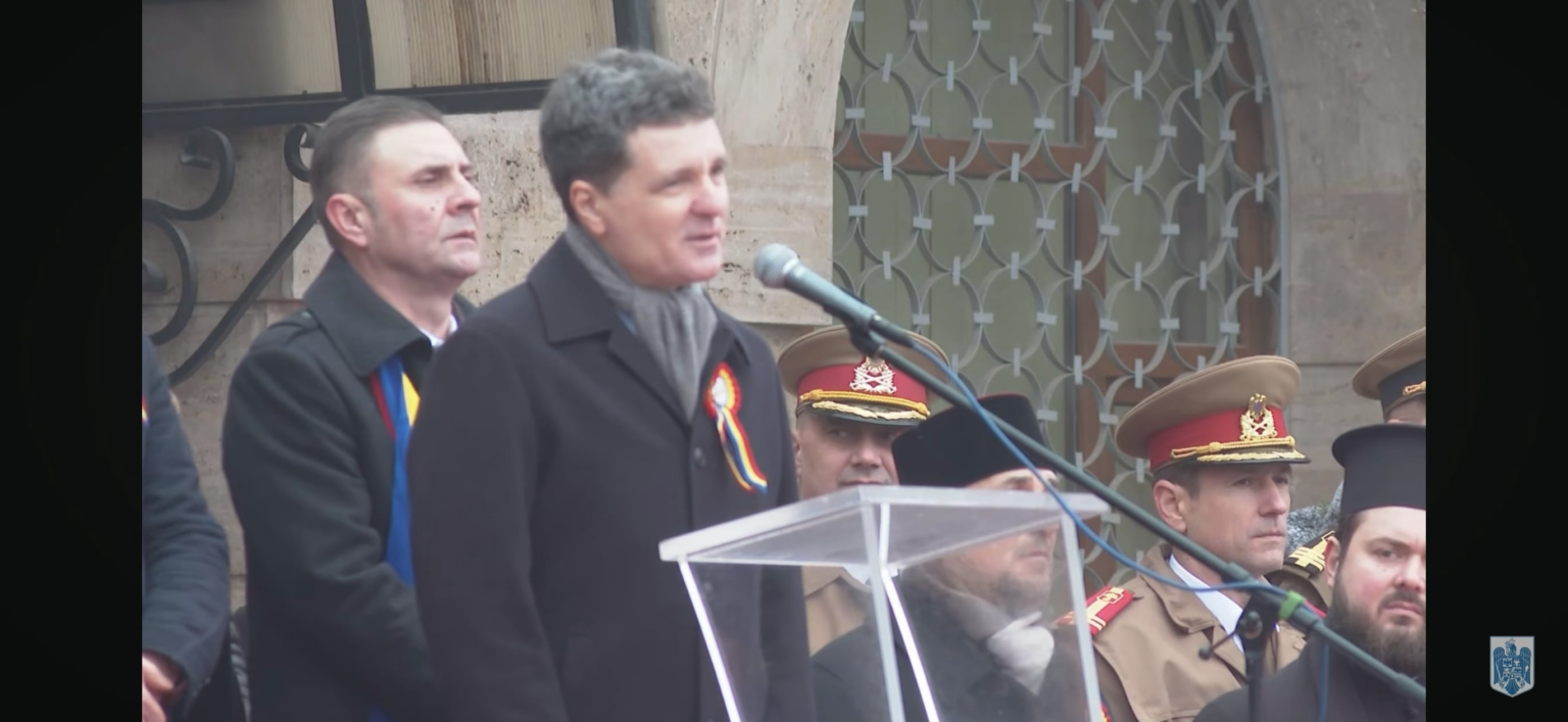 公国連合の日にブーイングを浴びせたフォクサン住民に応えるニクソール・ダン