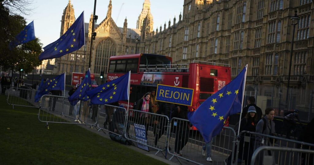 英国、EU接近に向けた法案準備