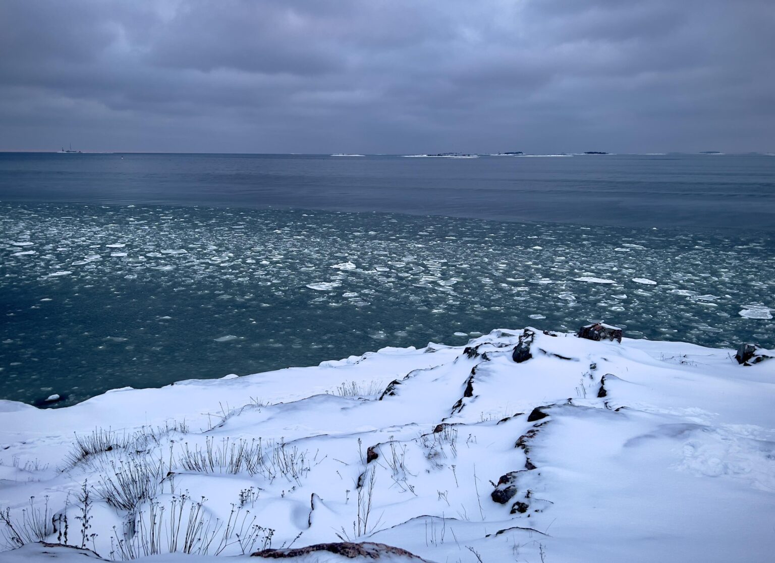 ヘルシンキ、スオメンリンナからの眺め