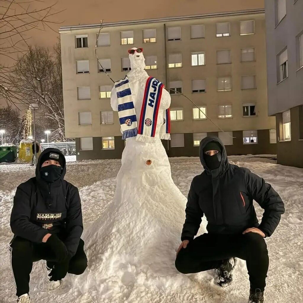 学生の雪だるま