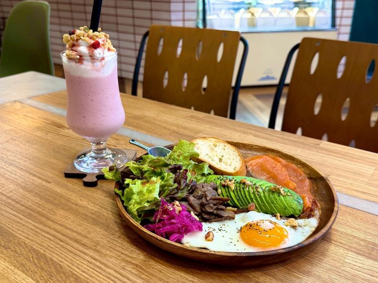 あまおう尽くしが人気!糸島の農家直営カフェで“実はモーニングも”楽しめる『いちごや café TANNAL』(福岡市中央区大名)【まち歩き】|福岡・佐賀 週末楽しむニュースマガジン ジモタイムズ・九州朝日放送 あまおう尽くしが人気!糸島の農家直営カフェで“実はモーニングも”楽しめる『いちごや café TANNAL』(福岡市中央区大名)【まち歩き】|福岡・佐賀 週末楽しむニュースマガジン ジモタイムズ・九州朝日放送