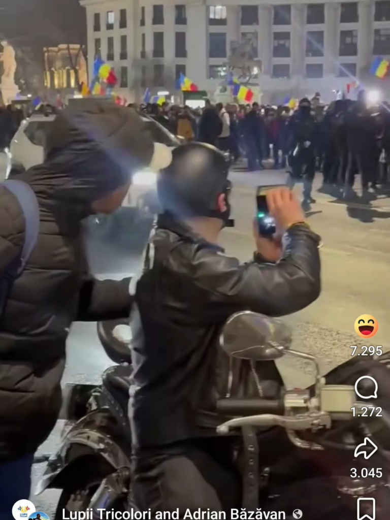 彼はまた彼らを揺さぶった