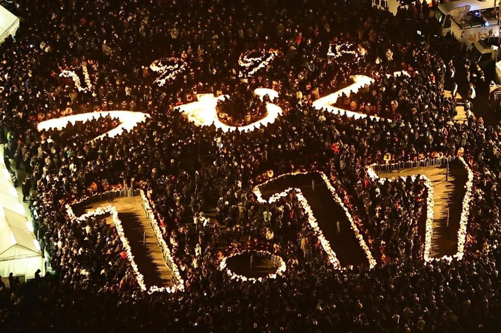 阪神・淡路大震災31年、犠牲者へ深い祈り 記憶と教訓を「つむぐ」 神戸・東遊園地、午前5時46分に黙とう