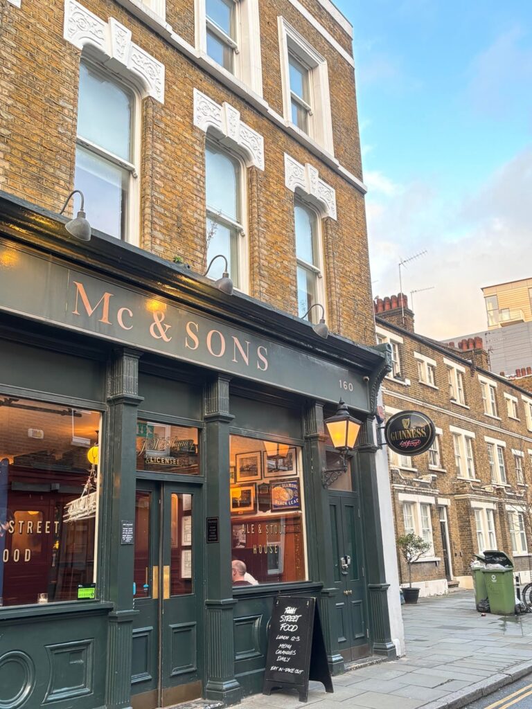 海外にいる間はアイリッシュパブに行くという私の習慣を続けています