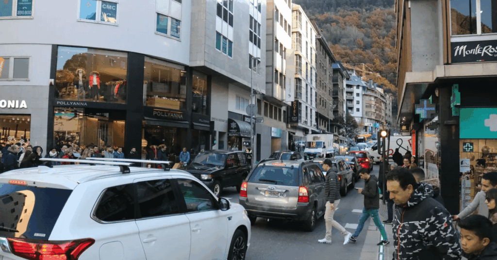 「休暇に行くなら、半分の時間は車の中で過ごしたくない」