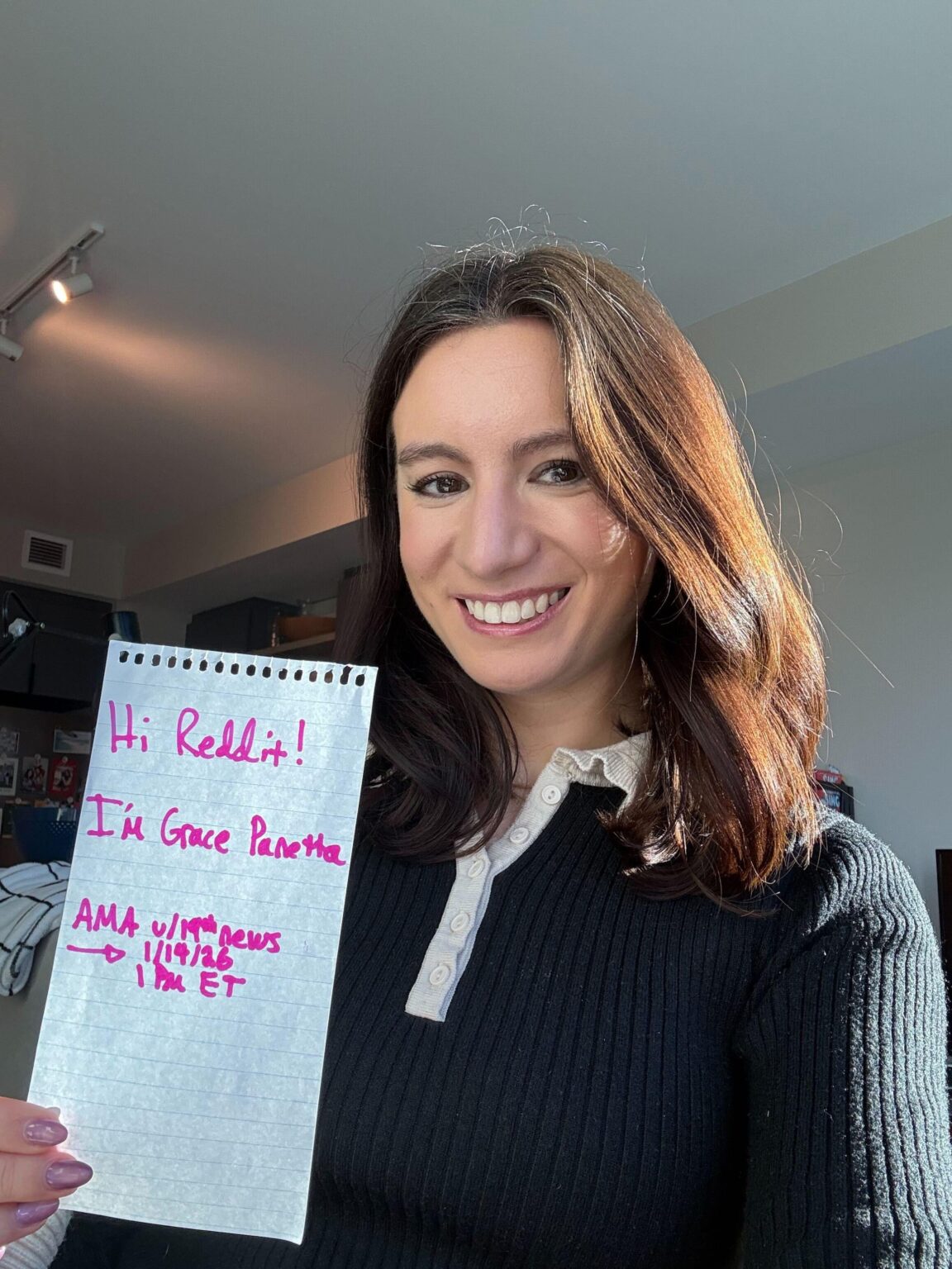 私はグレース・パネッタ、『19th News』の政治記者です。何でも聞いてください！