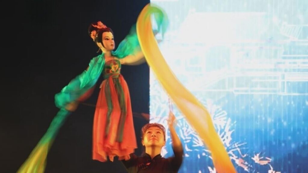 中国の人形劇がチリに登場、CMG「春晩」PVが「午年ブーム」を盛り上げる