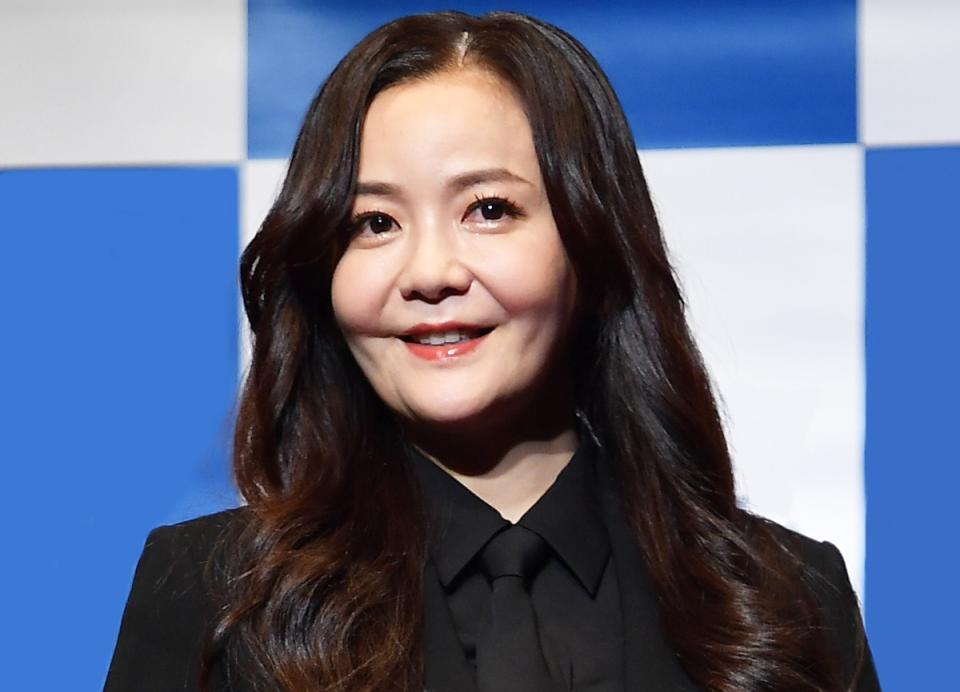 誰か分からんレベル 激変した華原朋美５１歳に衝撃「おお！」「初めてショート見た」「渡辺満里奈さんかと」「足ほっそ」「めちゃ可愛い」 ２０代スリム復活させたタイツ姿がすごっ - デイリースポーツ