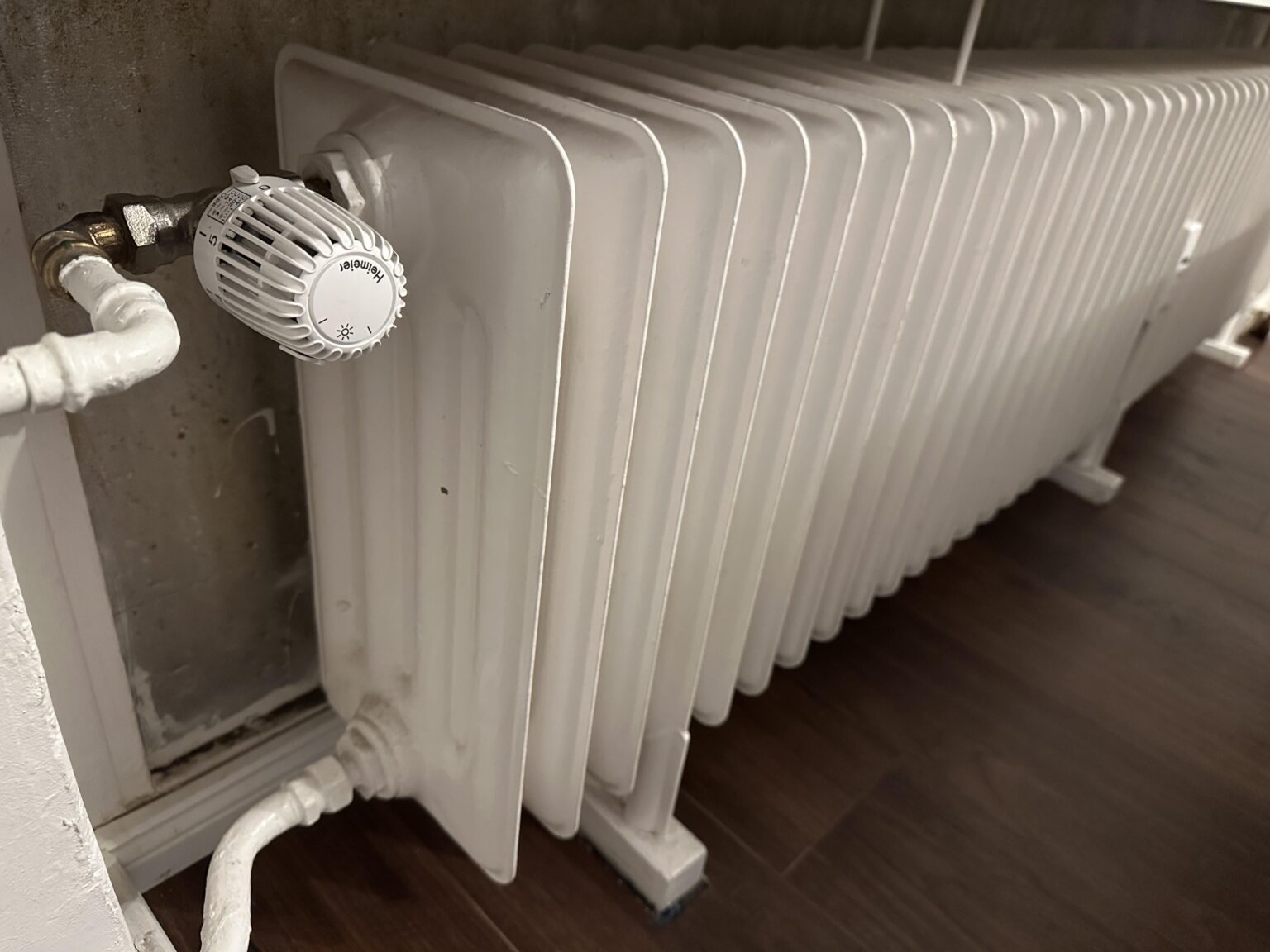 ラジエーター半冷: 空気の排出が 20 秒後に停止し、水が出なくなります。ヘルプ? ラジエーター半冷: 空気の排出が 20 秒後に停止し、水が出なくなります。ヘルプ?