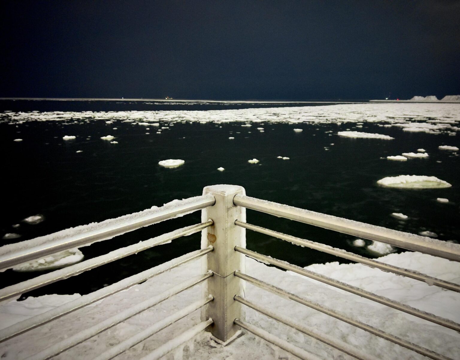 深夜の海の景色、ヘルシンキ