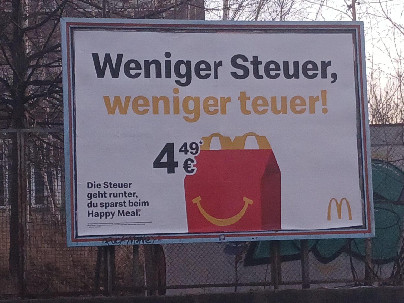 マクドナルドがなぜ減税を望んでいるのか誰か説明してもらえますか?