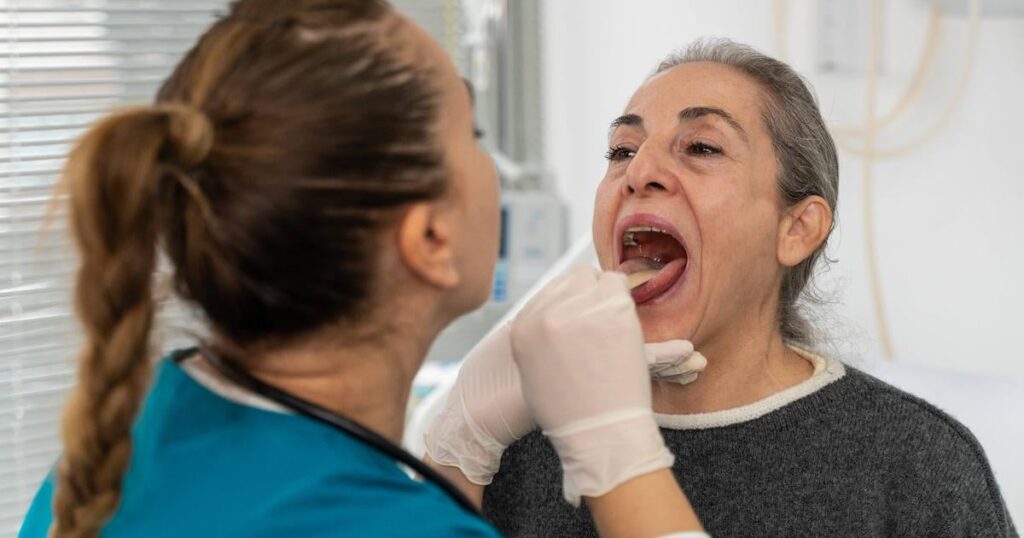 病気の症状で来院する人々に忙殺される一般医：「私たちは対照として利用されている」