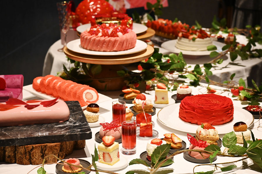 「京都産いちご」てんこ盛り！ヒルトン京都、贅沢スイーツの食べ放題 | Lmaga.jp