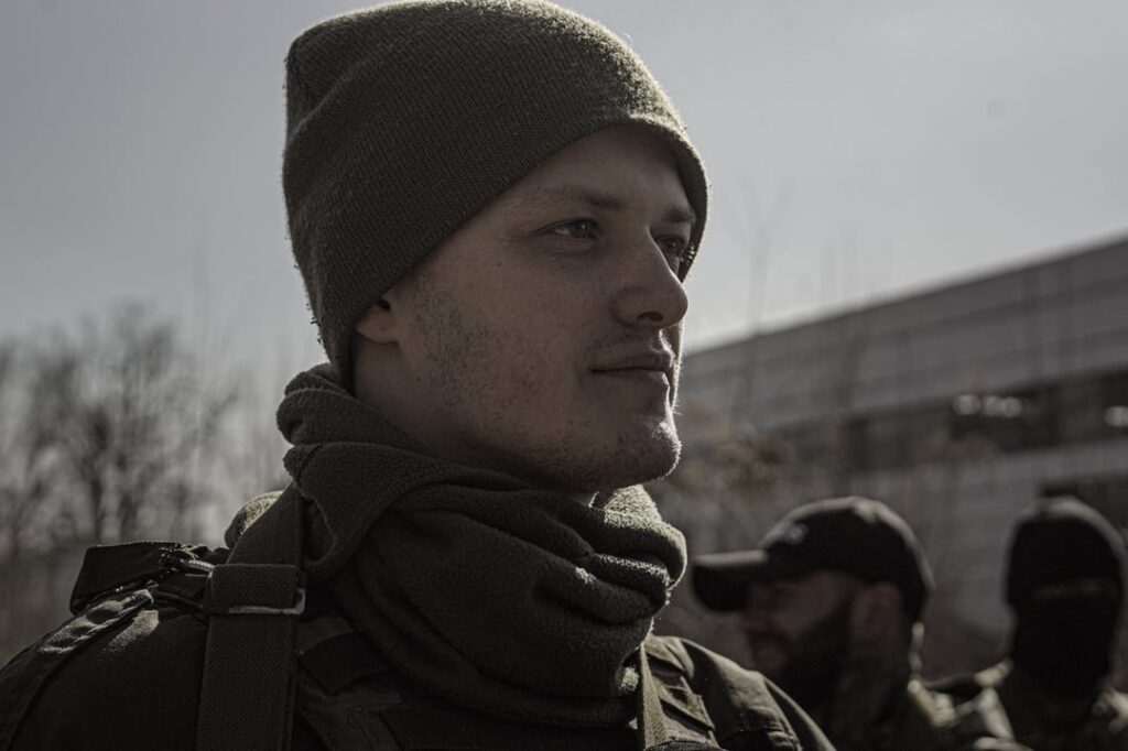 ベラルーシのボランティア、アレクセイ・“ヴージ”・ラザレフが倒れた。最初の防衛者の一人（カリヌスキ・レグ出身）、彼はキエフの戦いに参加し、ヘルソンを解放した。彼の道は、第225突撃連隊に勤務している間に終わった。英雄に栄光あれ。 [Published 21.01.2026]