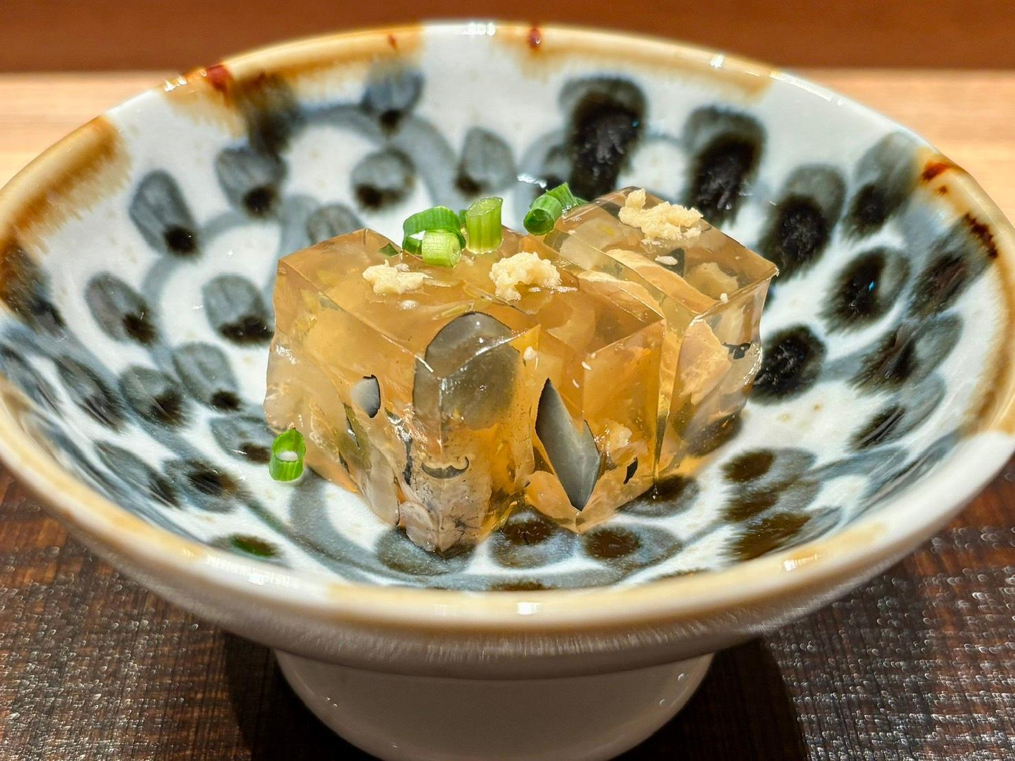 コースの幕開けを飾る、滋味深い一品