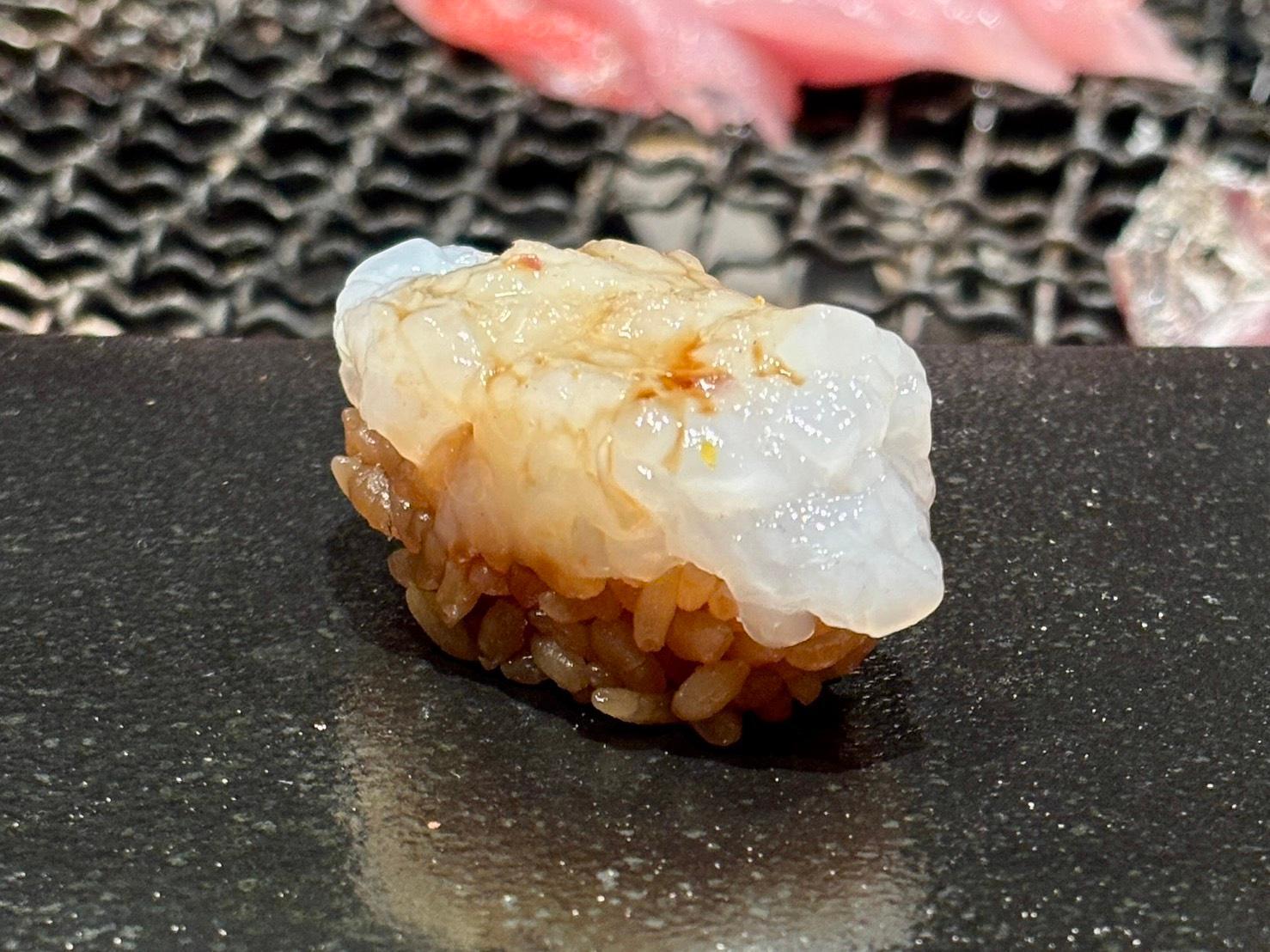 名物の名に納得する、とろける一貫