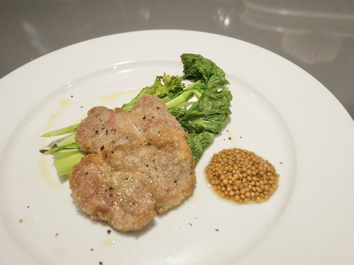 「子羊のロース肉のカツレツ」