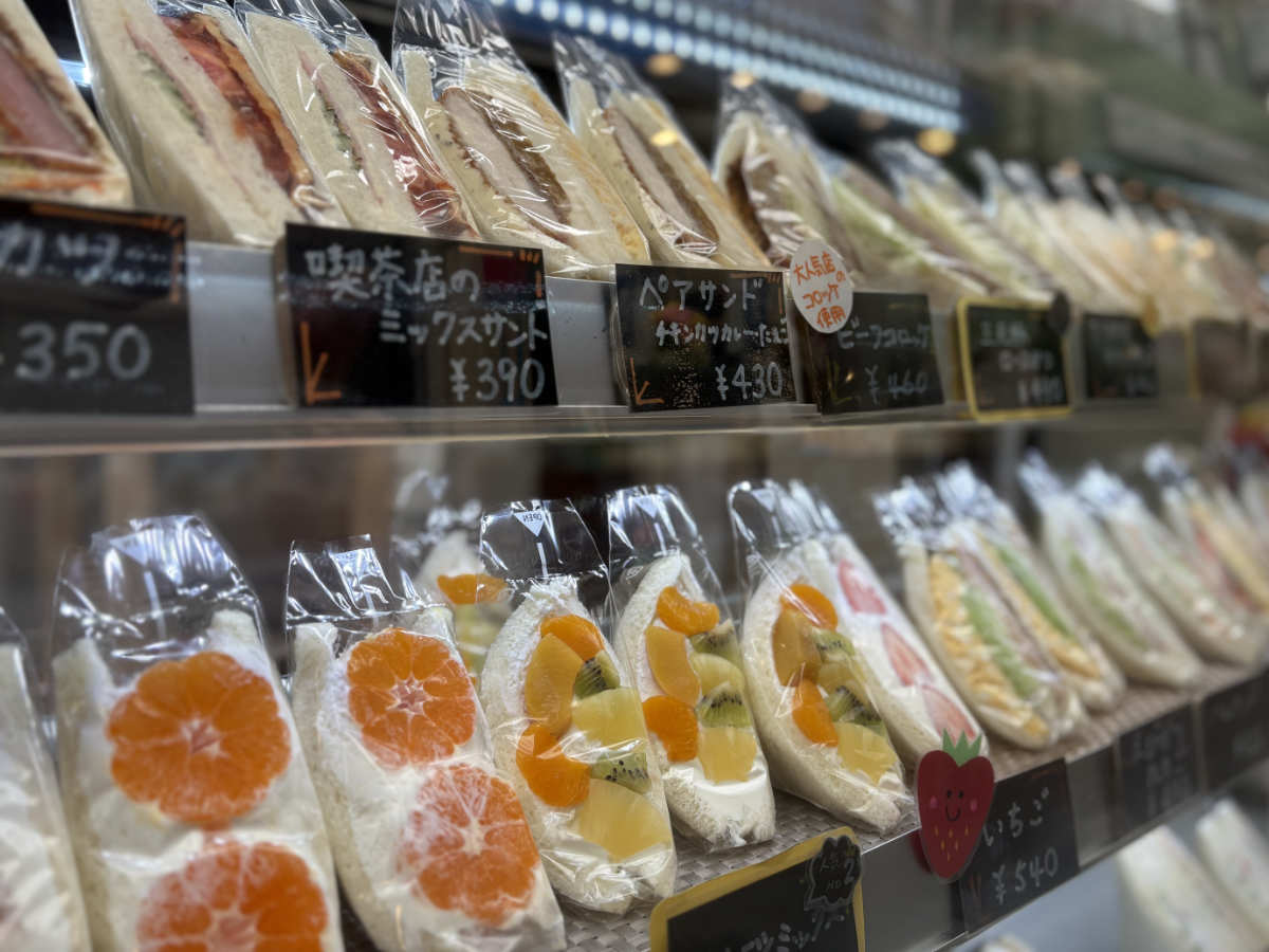 神戸・東山商店街で発見！サンドイッチ店『さんすまいる』人気No1は出汁風味のたまごサンド [画像]
