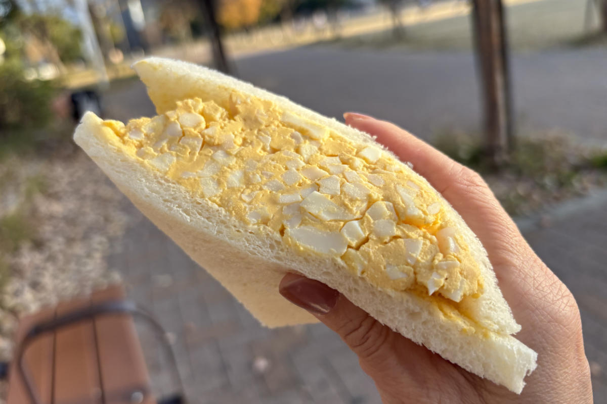 神戸・東山商店街で発見！サンドイッチ店『さんすまいる』人気No1は出汁風味のたまごサンド [画像]