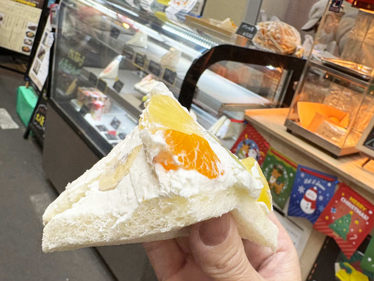 神戸・東山商店街で発見！サンドイッチ店『さんすまいる』人気No1は出汁風味のたまごサンド [画像]