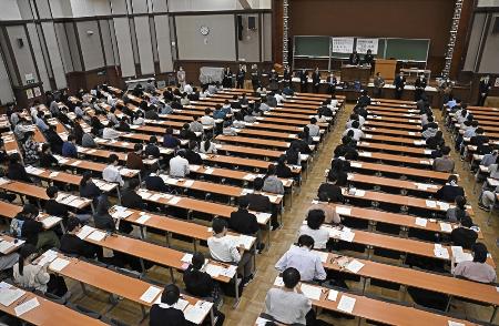 大学共通テスト、2日目を実施 午前に理科、午後は数学と情報 | | 全国のニュース 大学共通テスト、2日目を実施 午前に理科、午後は数学と情報 | | 全国のニュース