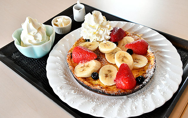 外パリッ、中しっとり パンケーキ　この店この味・五色屋（上山市）の蔵王ダッチベイビー｜山形新聞