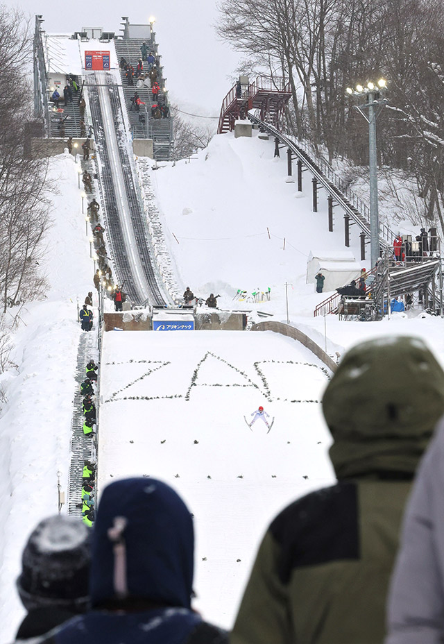 Ｗ杯蔵王大会は誇り　ジャンプ会場 除外懸念の中で開催、関係者やファンは継続訴え｜山形新聞