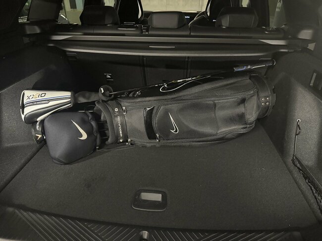 カバーを外し、ドライバーを抜く――という“儀式”も試したのですが……