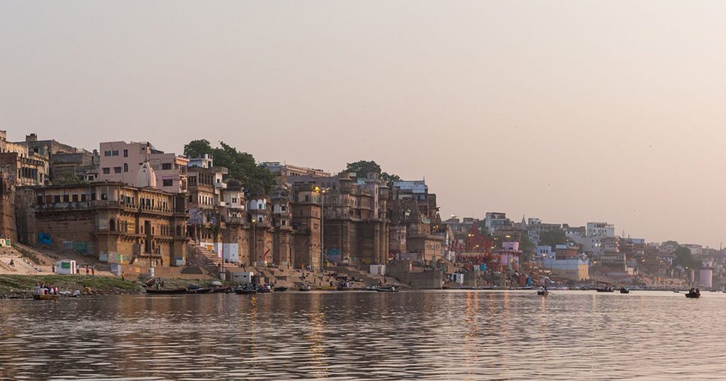 インドの「ガンジス川で放尿」した日本人。現地インド人の“合理的すぎる対応”が日本人の想像を超えていた | インド人は悩まない | ダイヤモンド・オンライン インドの「ガンジス川で放尿」した日本人。現地インド人の“合理的すぎる対応”が日本人の想像を超えていた | インド人は悩まない | ダイヤモンド・オンライン