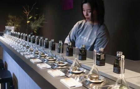 イカの町でハーブ精油 佐賀、コスメ産業振興へ | | 全国のニュース