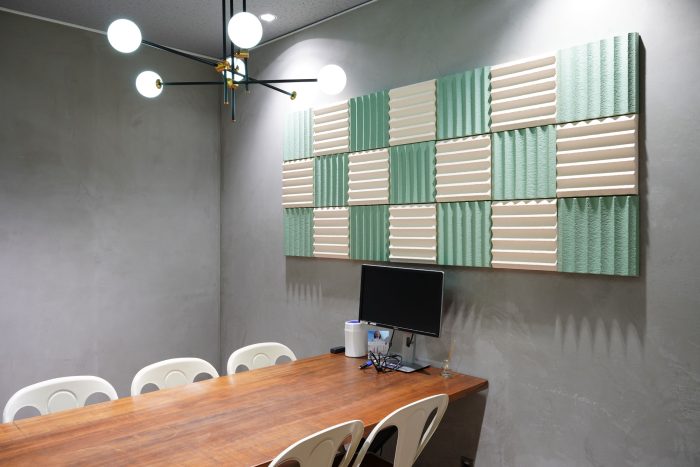 「REBORN PULP 吸音パネル」を渋谷でPOP-UP展示　100％再生パルプから生まれた“土に返る”吸音パネル　 | OVO [オーヴォ]