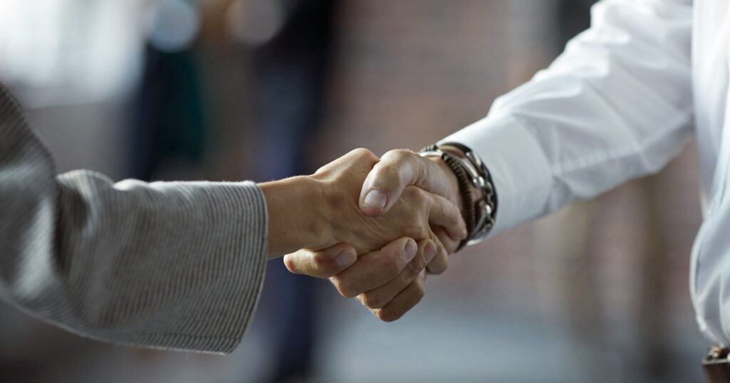 一体何しに日本へ？防衛省OBが警告する「友達のフリ」した外国人スパイの巧妙な手口