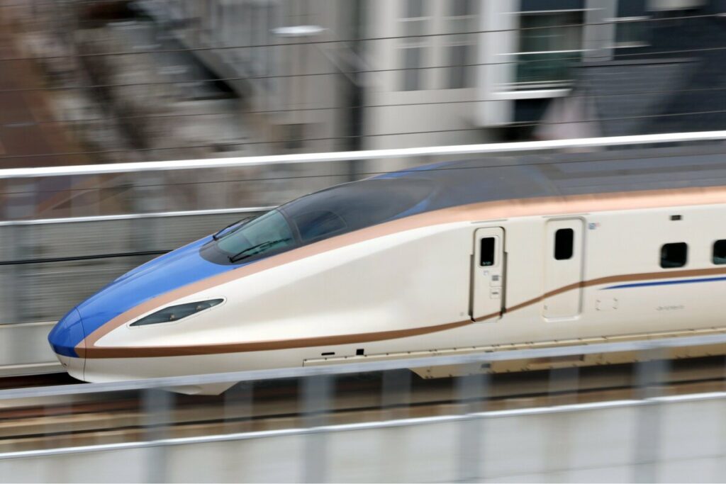荷物棚から落下、新幹線客トラブルで遅れ 金沢―新高岡 糸魚川駅で降車｜社会｜石川のニュース - hokkoku.co.jp