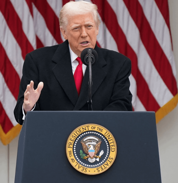 ドナルド・トランプ米大統領は、政権がロシアに対して新たな制裁を課す可能性について議会議員らと話し合ったことを認めた。