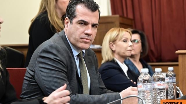 胸膜炎：ついに移民への手当、仕事に行くか起きてギリシャを出国